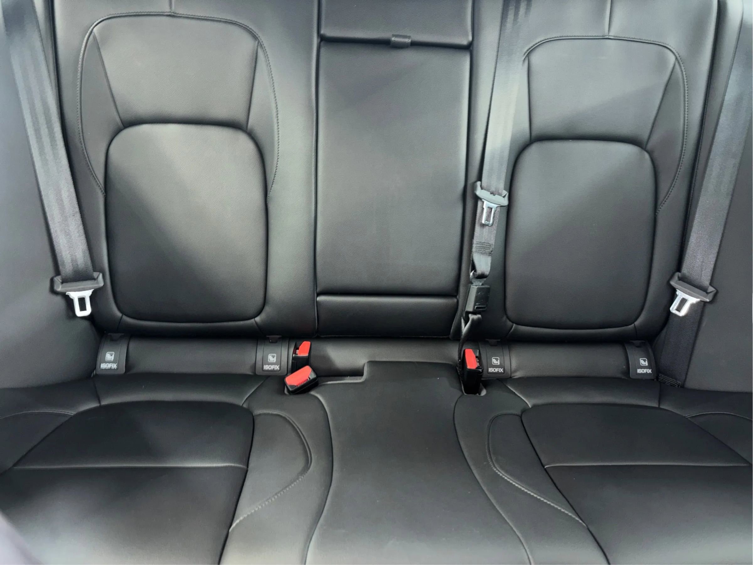 Used 2018 Jaguar XF Premium image 20