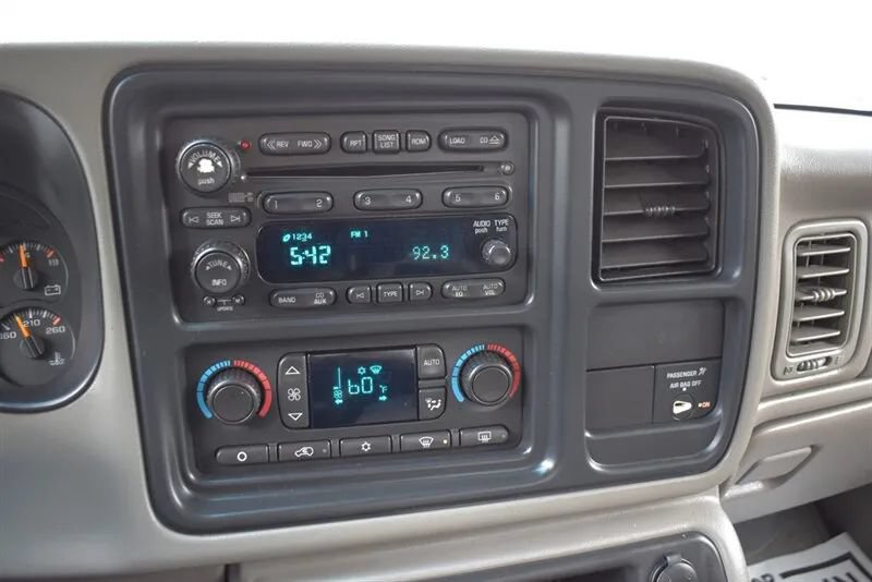 Used 2005 Chevrolet Silverado 2500 LT w/ Heavy-Duty Power Package AWD/4WD image 21