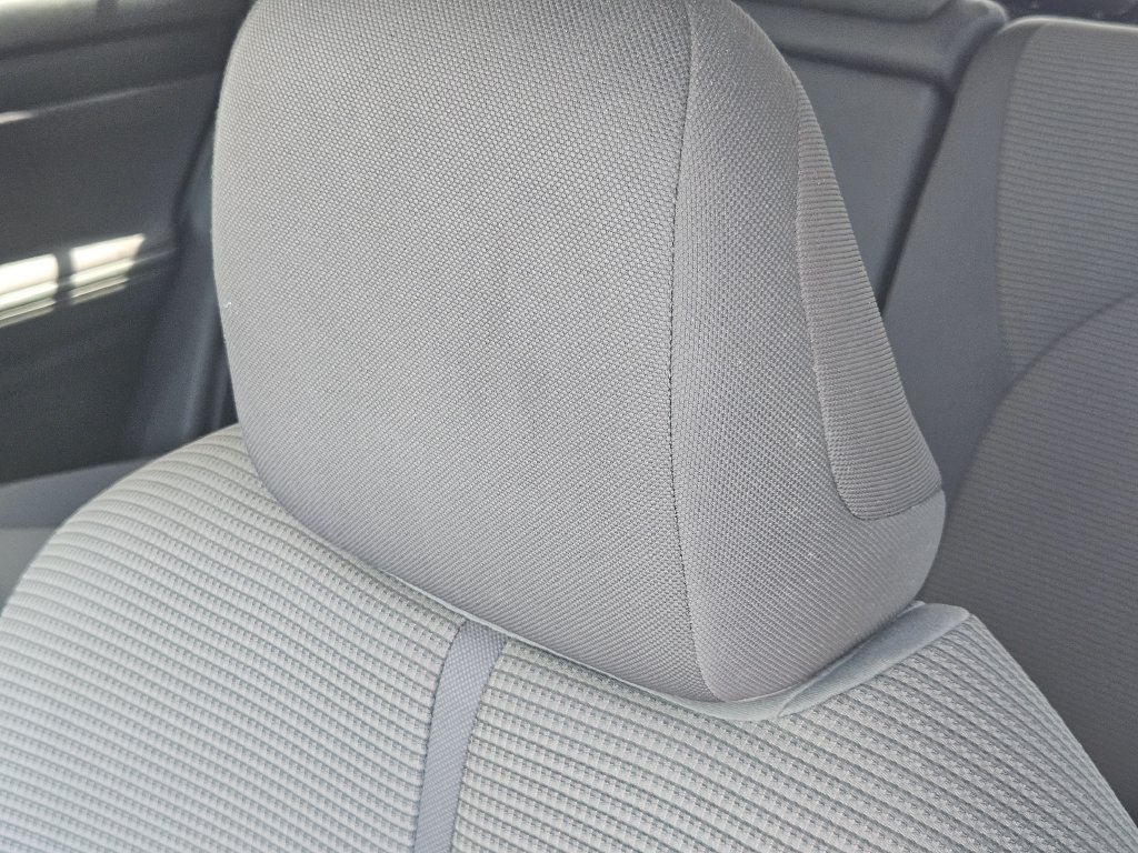 Used 2023 Toyota Highlander LE FWD image 16