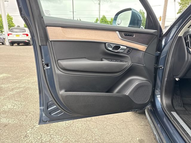 Used 2025 Volvo XC90 B5 Core w/ Protection Package Premier AWD/4WD image 15