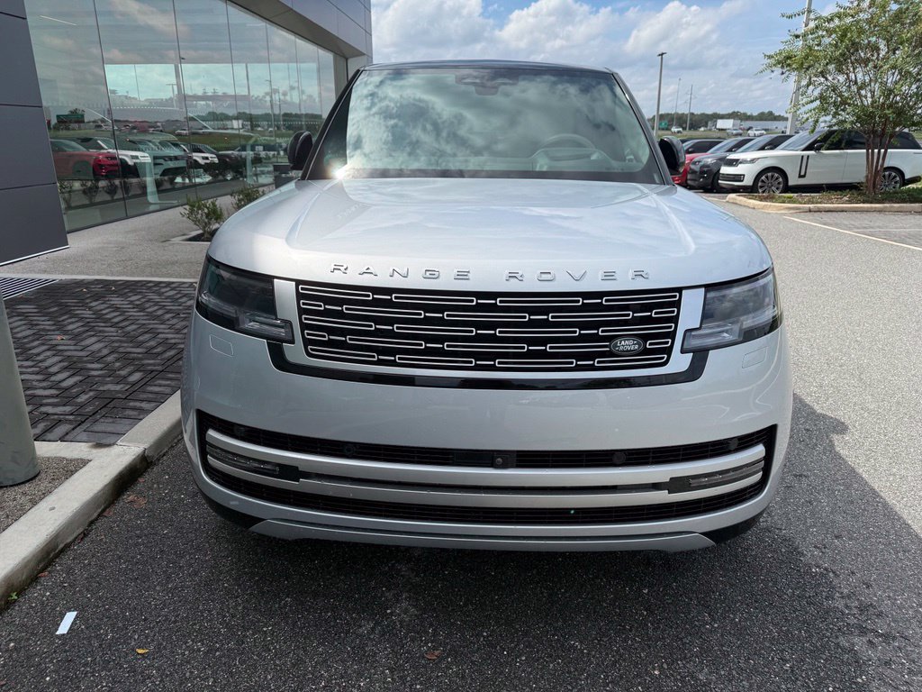 Certified 2025 Land Rover Range Rover Long Wheelbase Autobiography AWD/4WD image 3