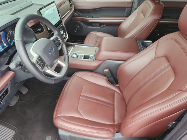 Used 2024 Ford Expedition Limited image 12