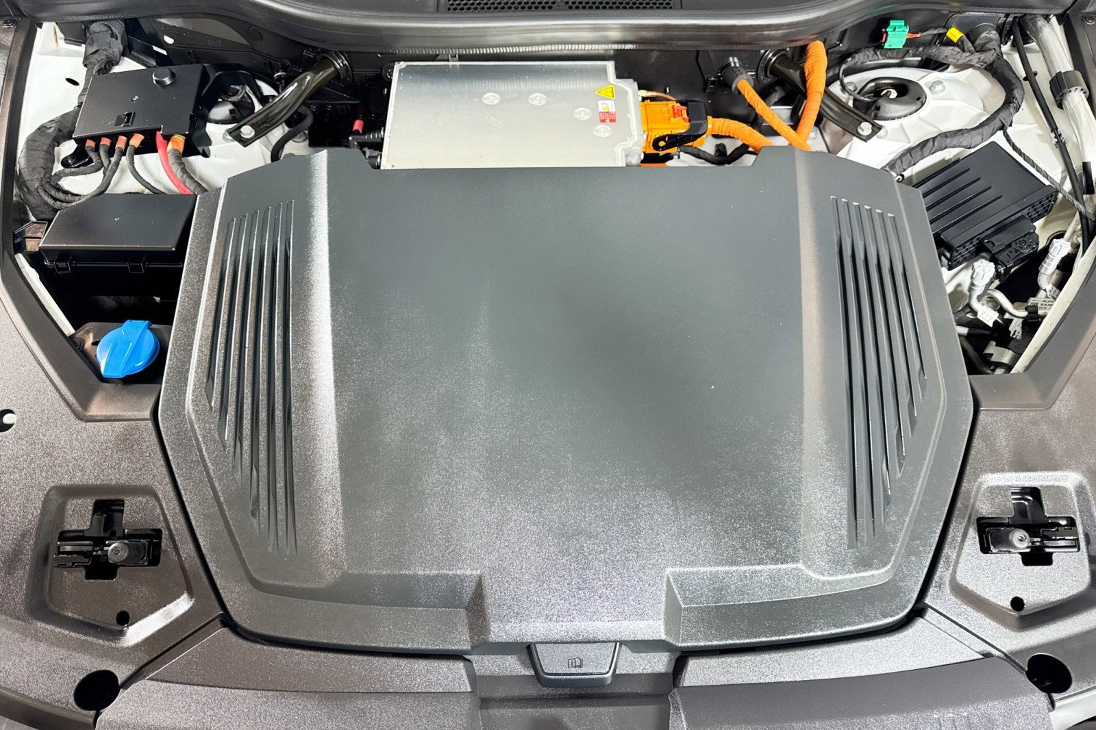 Used 2022 Audi e-tron Premium w/ Convenience Plus Package AWD/4WD image 29