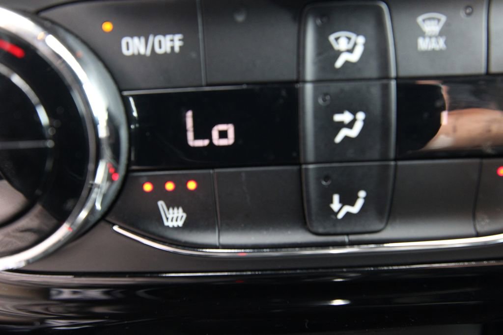 Used 2024 Chevrolet Trax LT w/ Driver Confidence Package FWD image 11