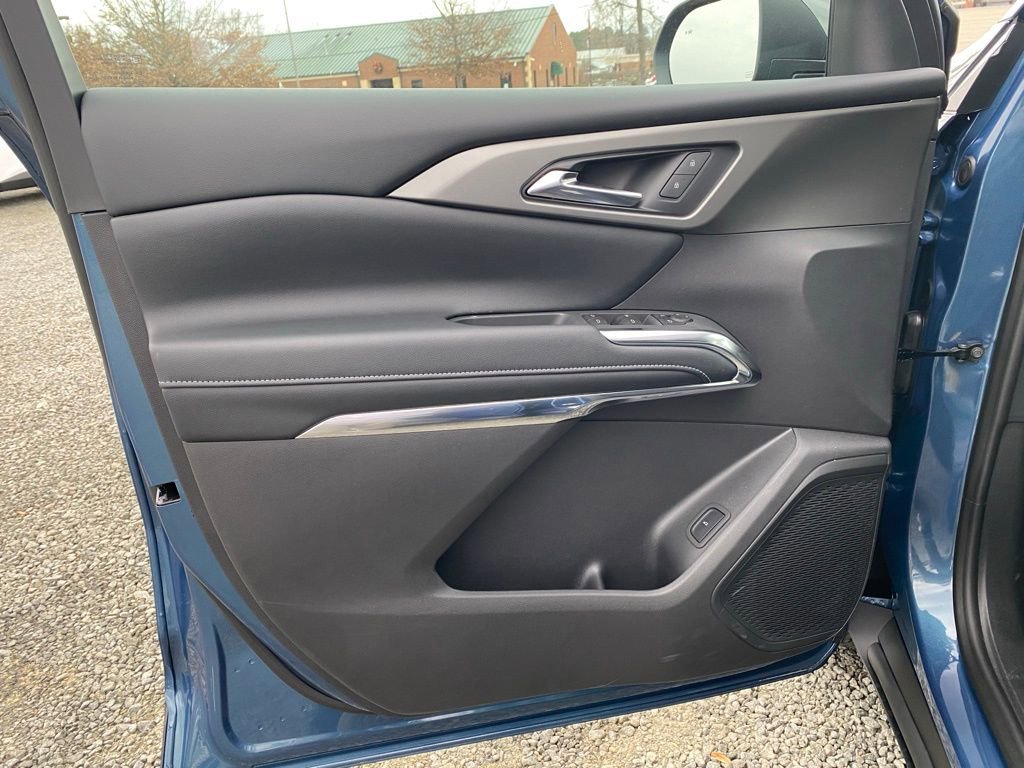 New 2026 Chevrolet Traverse LT w/ Sun and Wheel Package image 9