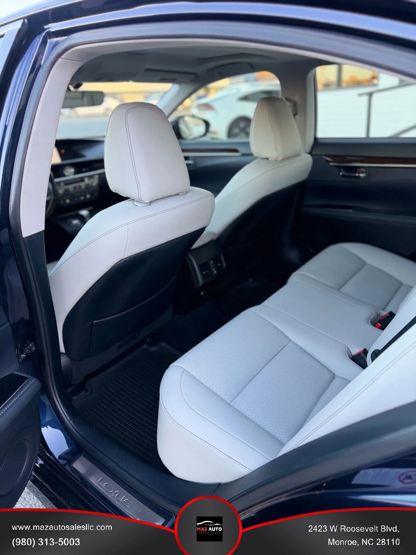 Used 2016 Lexus ES 350 w/ Navigation System Package image 11