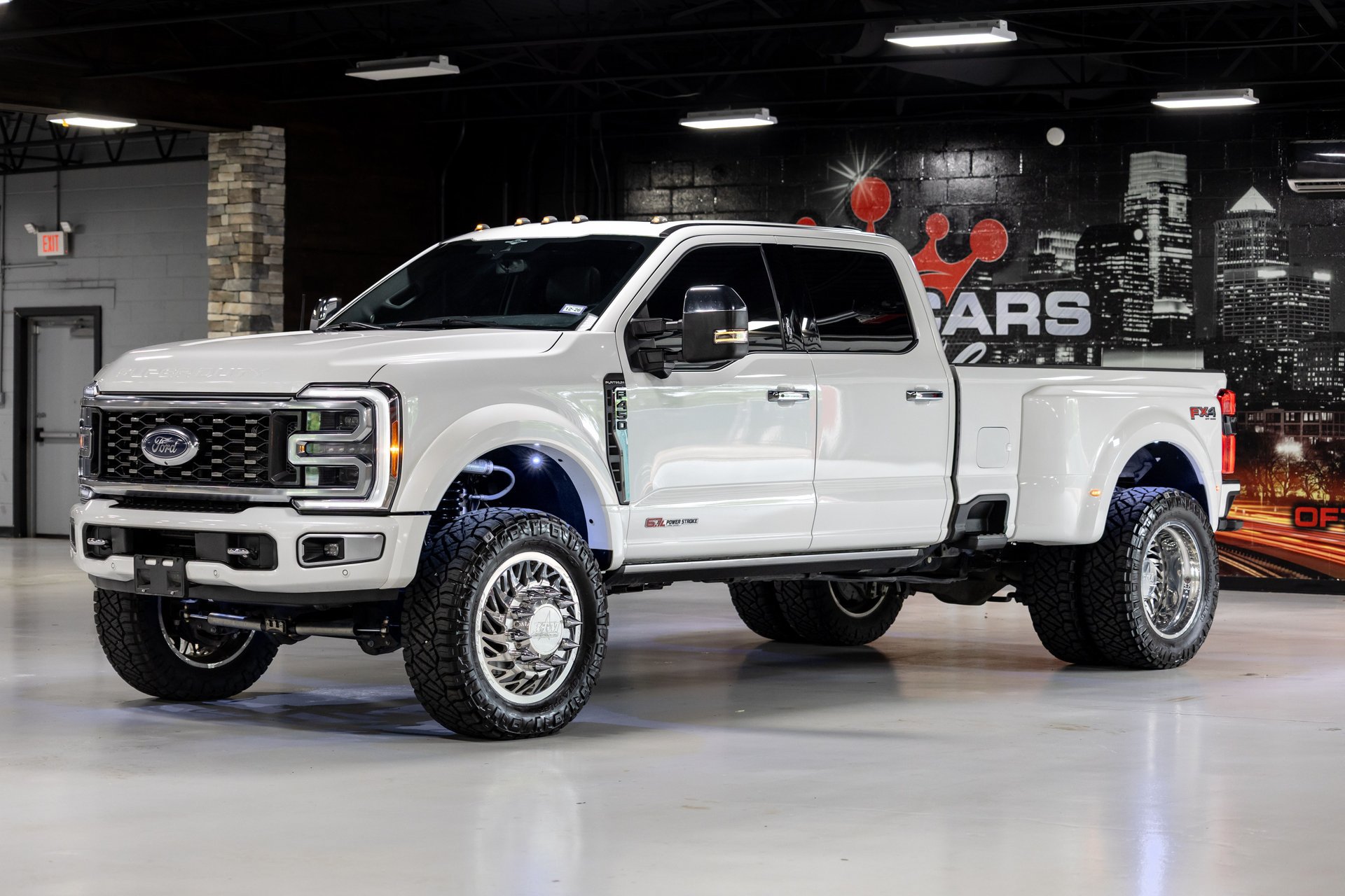 Used 2023 Ford F450 Platinum w/ FX4 Off-Road Package AWD/4WD image 9