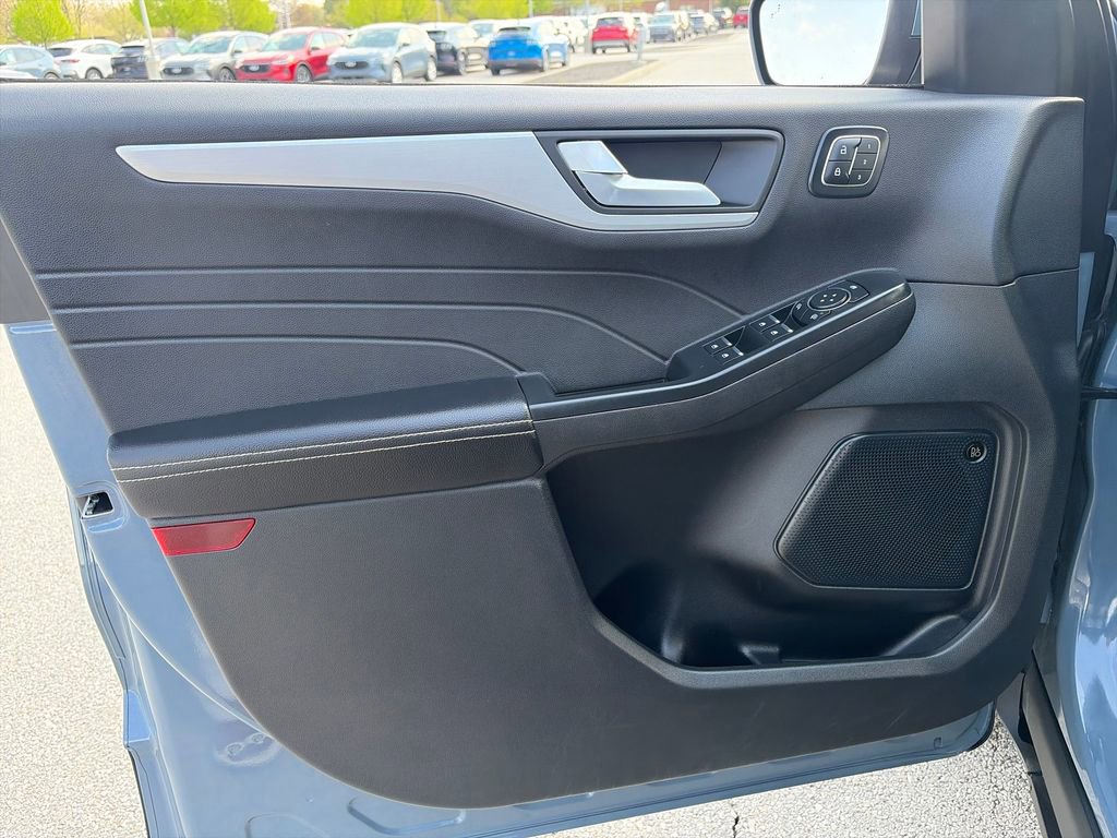 Used 2025 Ford Escape Platinum w/ Premium Technology Package FWD image 13