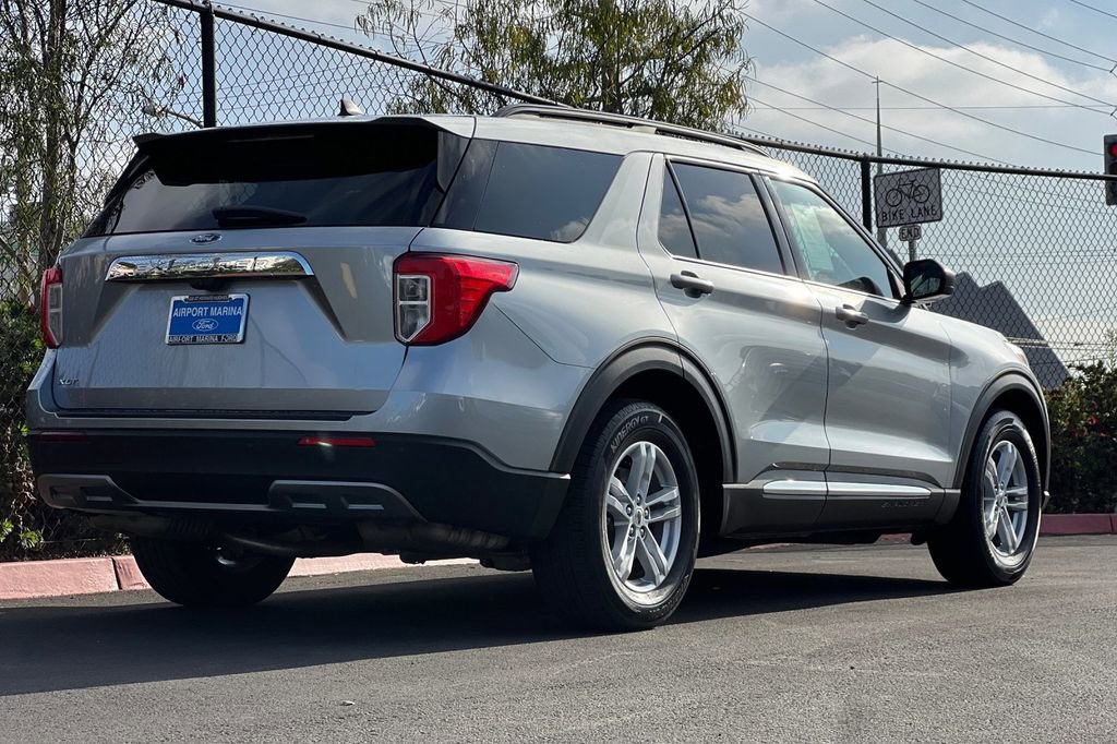 Certified 2022 Ford Explorer XLT w/ Equipment Group 202A image 5