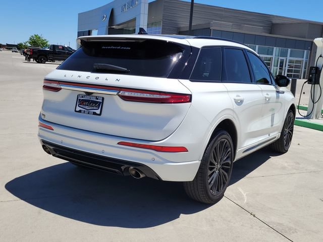 Certified 2025 Lincoln Corsair Reserve w/ Jet Appearance Package AWD/4WD image 3