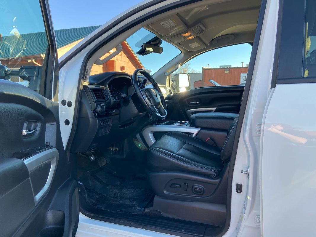 Used 2023 Nissan Titan SV w/ SV Convenience Package image 16