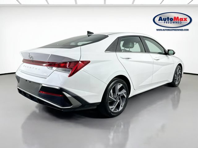 Used 2025 Hyundai Elantra Limited FWD image 2