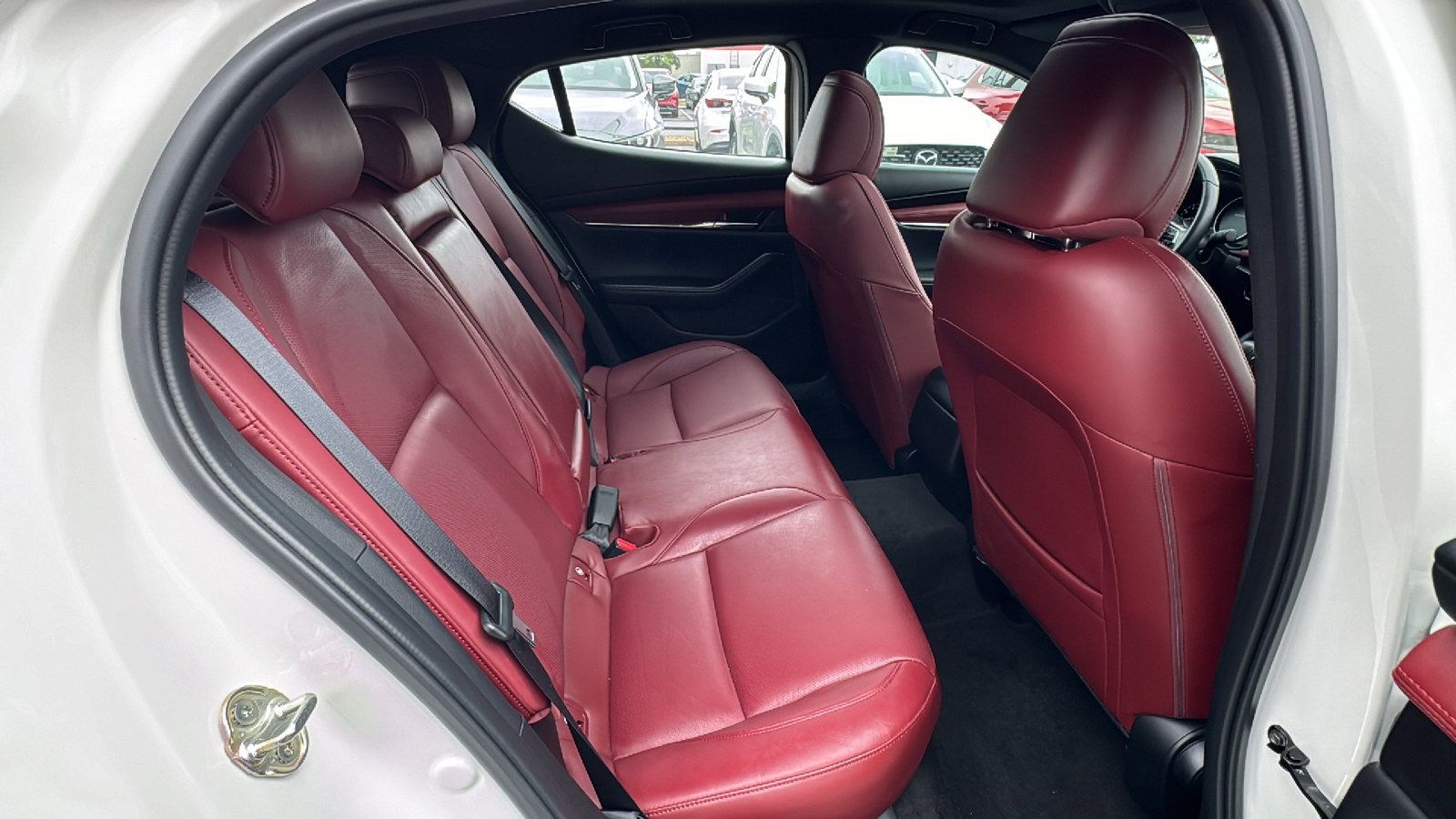 Used 2025 MAZDA MAZDA3 Hatchback w/ Appearance Package image 22