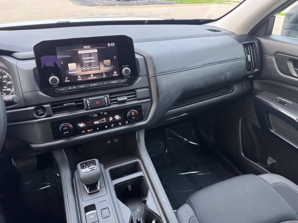 Used 2025 Nissan Pathfinder S AWD/4WD image 2