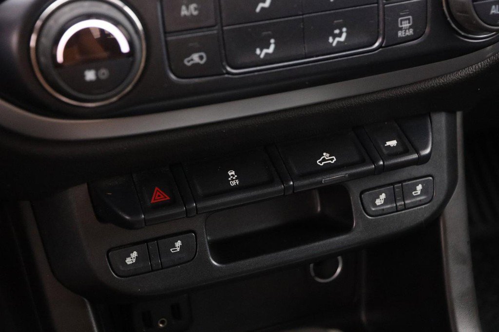 Used 2019 Chevrolet Colorado LT w/ Luxury Package, Chrome RWD image 19