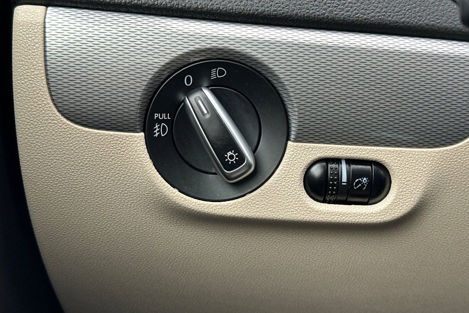 Used 2015 Volkswagen Jetta SE image 29