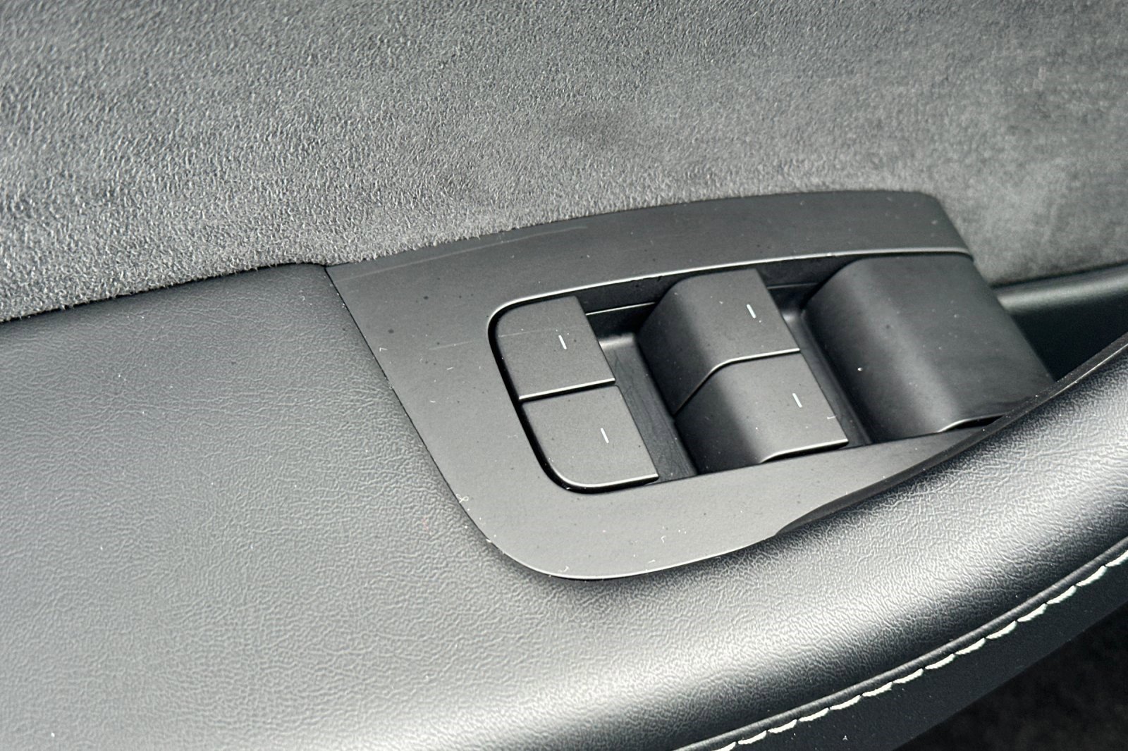 Used 2022 Tesla Model Y Long Range image 13