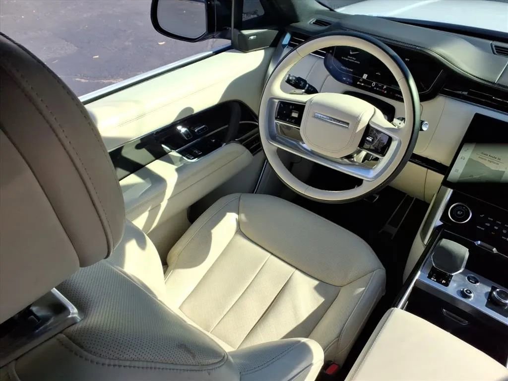 Used 2023 Land Rover Range Rover SE image 16