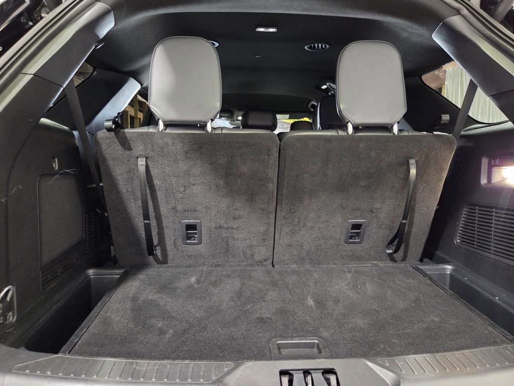 Used 2025 Ford Explorer ST-Line w/ ST-Line Street Pack image 23