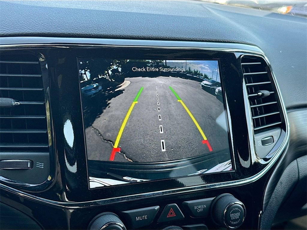 Used 2022 Jeep Grand Cherokee Laredo X image 14