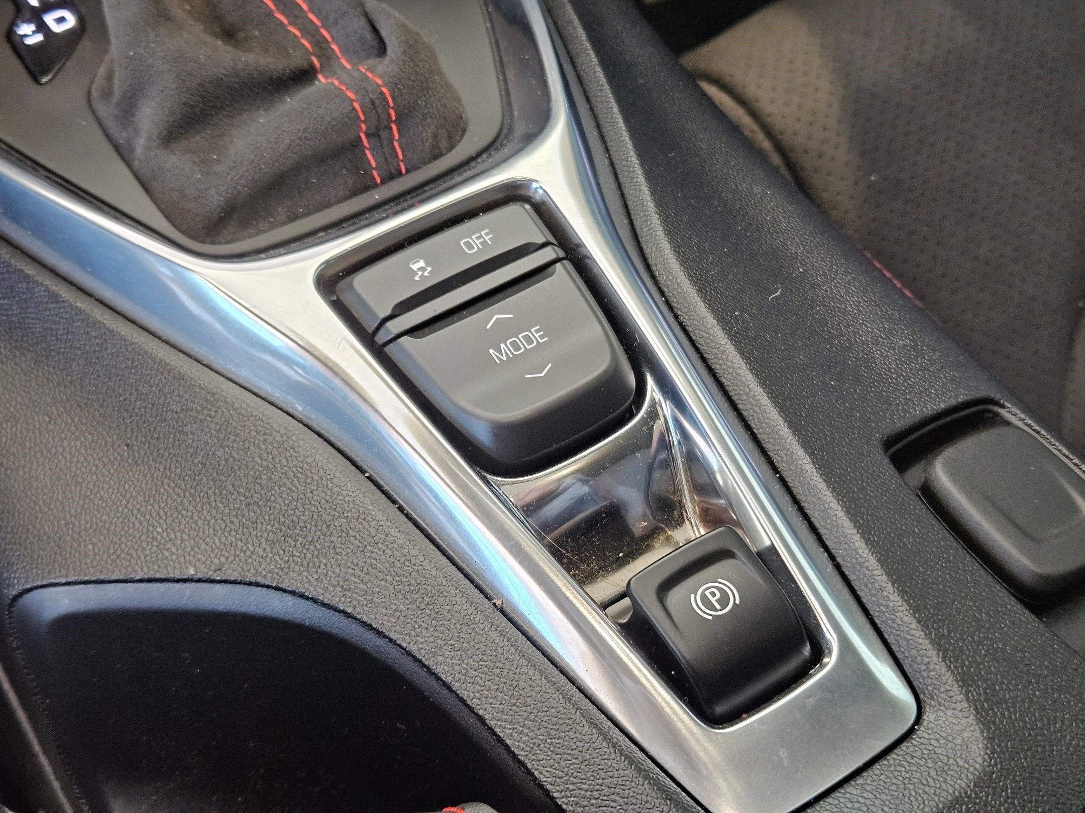 Used 2019 Chevrolet Camaro ZL1 image 28