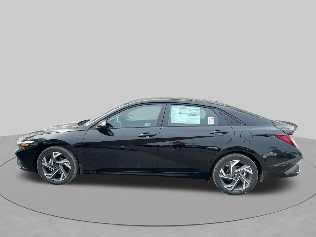 Used 2025 Hyundai Elantra Sport FWD image 29
