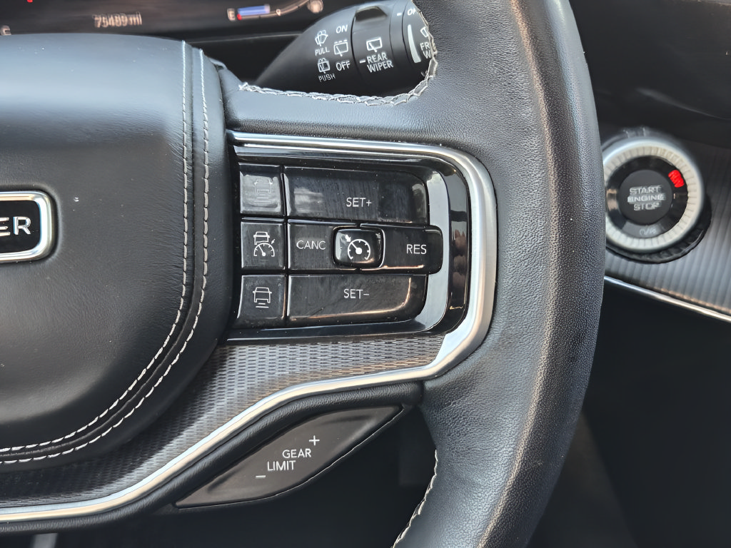 Used 2023 Jeep Grand Wagoneer Series II AWD/4WD image 27
