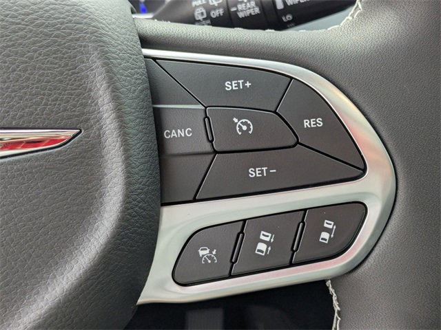 New 2026 Chrysler Pacifica Limited w/ Trailer Tow Group image 19