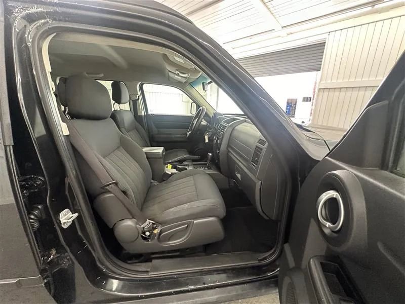 Used 2011 Dodge Nitro Heat w/ Popular Equipment Group image 15