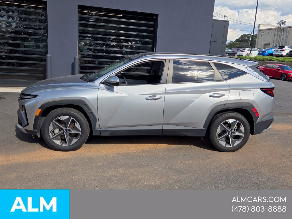 Used 2025 Hyundai Tucson SEL FWD image 2