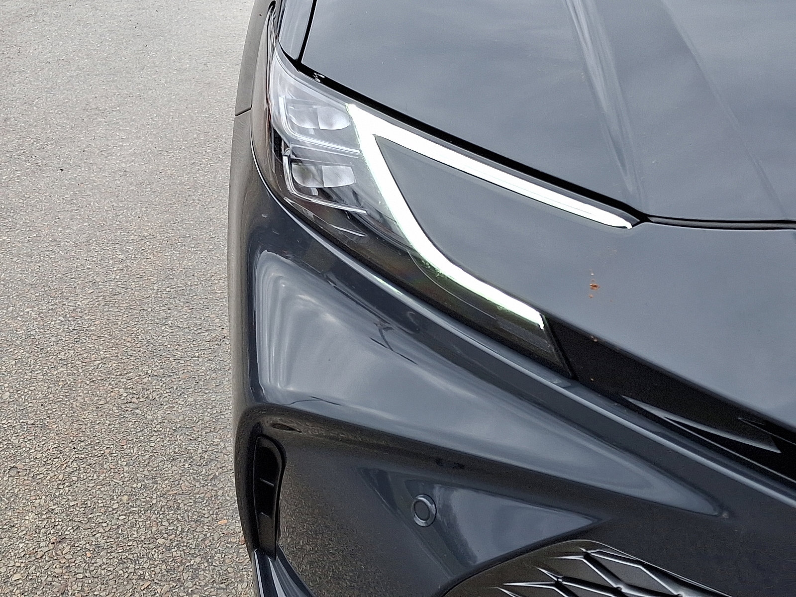 Used 2025 Toyota Camry XLE w/ Premium Plus Package image 9