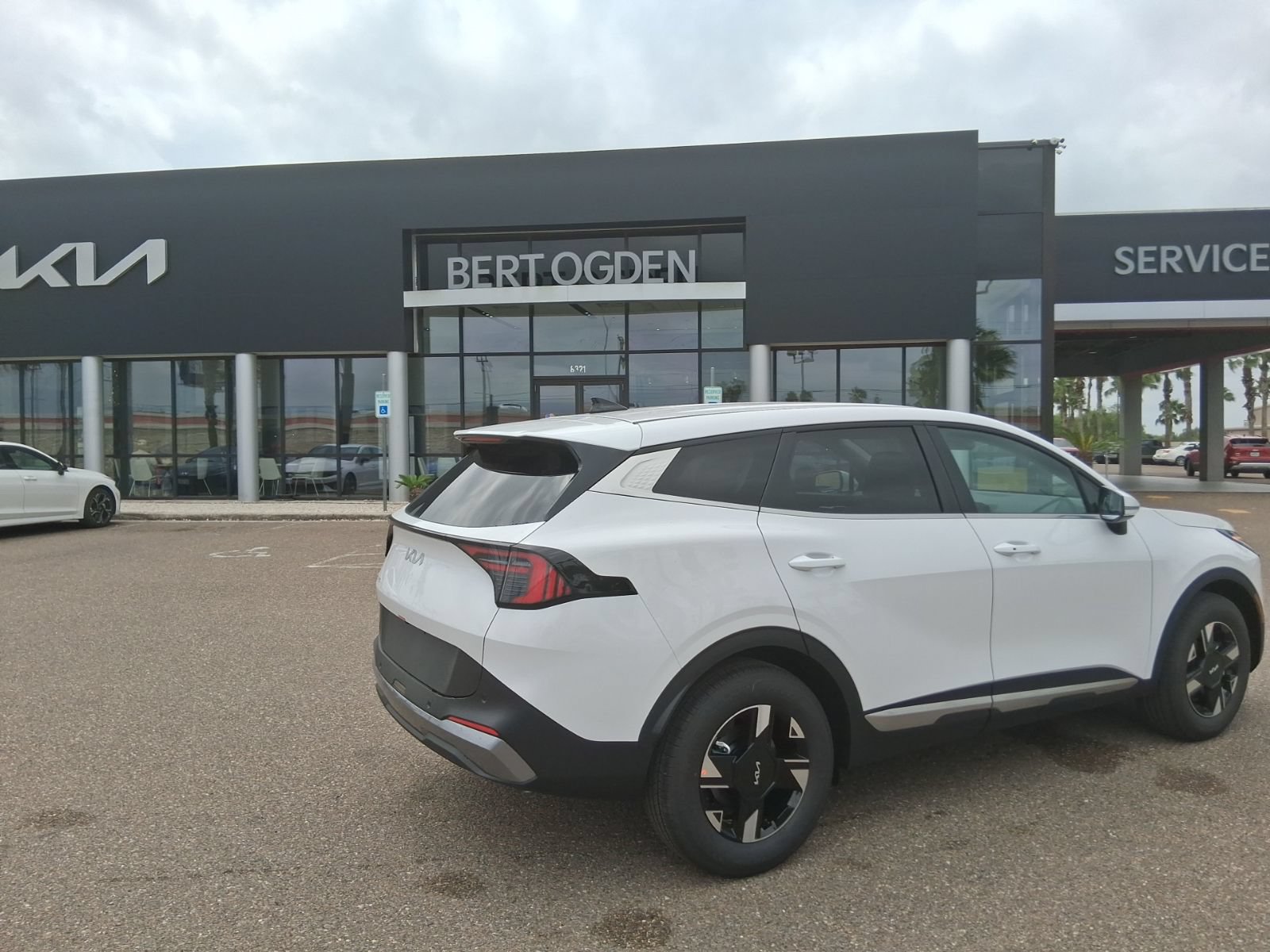 New 2026 Kia Sportage LX w/ LX Convenience Package FWD image 4