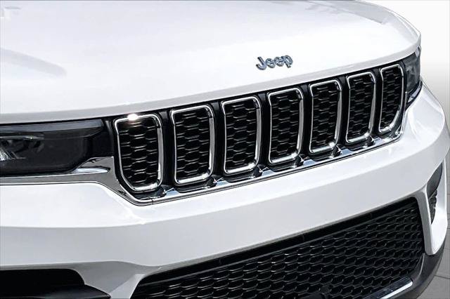 Certified 2023 Jeep Grand Cherokee Laredo AWD/4WD image 25