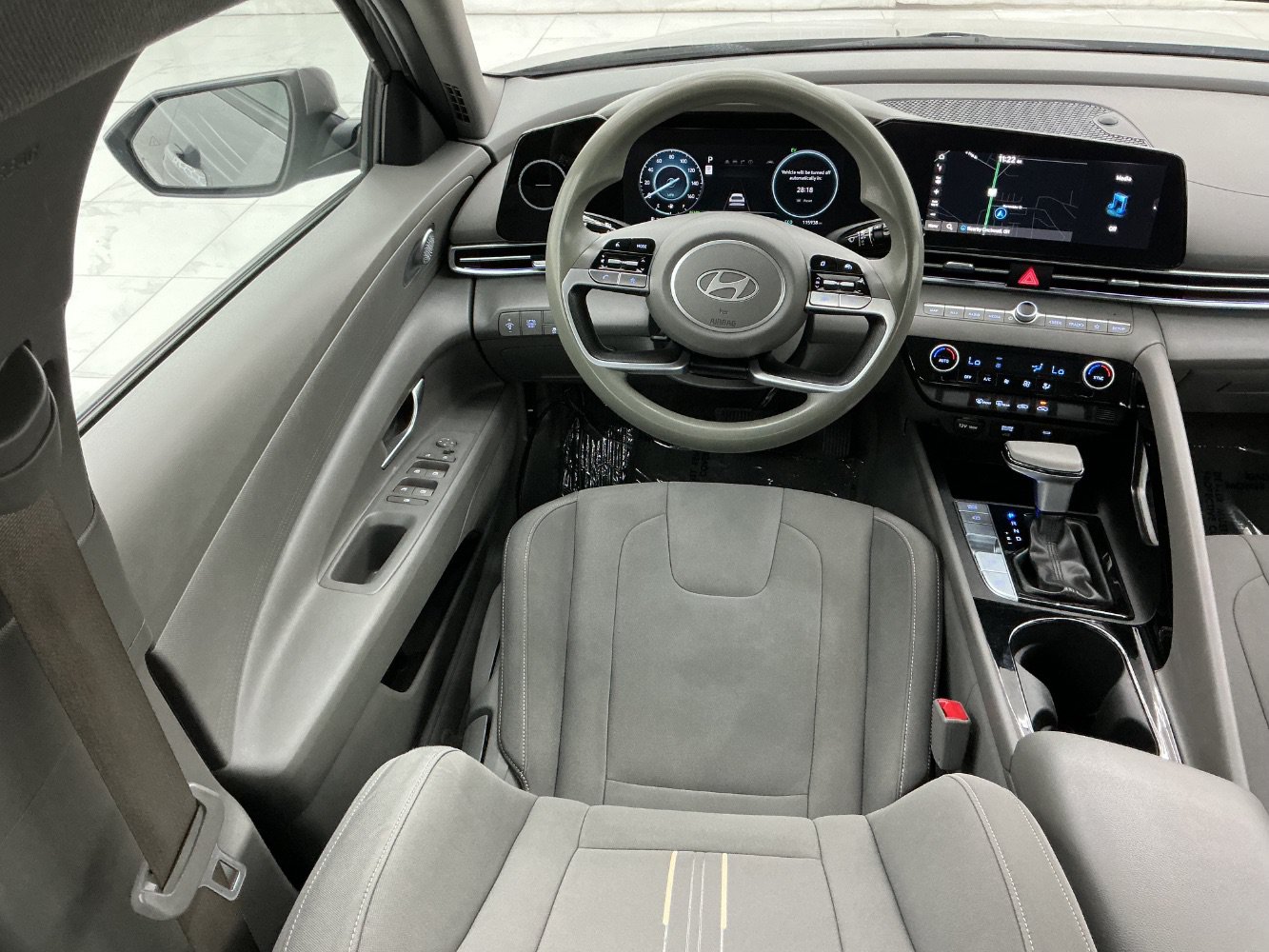 Used 2024 Hyundai Elantra Blue FWD image 32