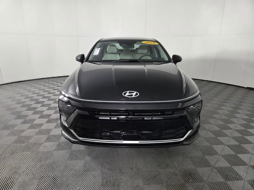 Used 2025 Hyundai Sonata SEL FWD image 3