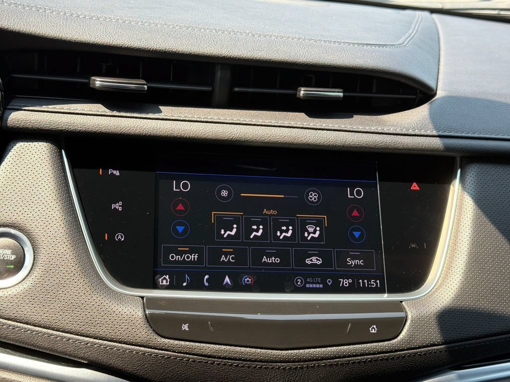 Certified 2025 Cadillac XT5 Premium Luxury w/ Technology Package AWD/4WD image 9