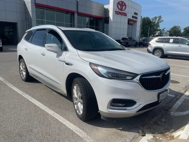 Used 2020 Buick Enclave Premium w/ Sun and Sites Package FWD image 2
