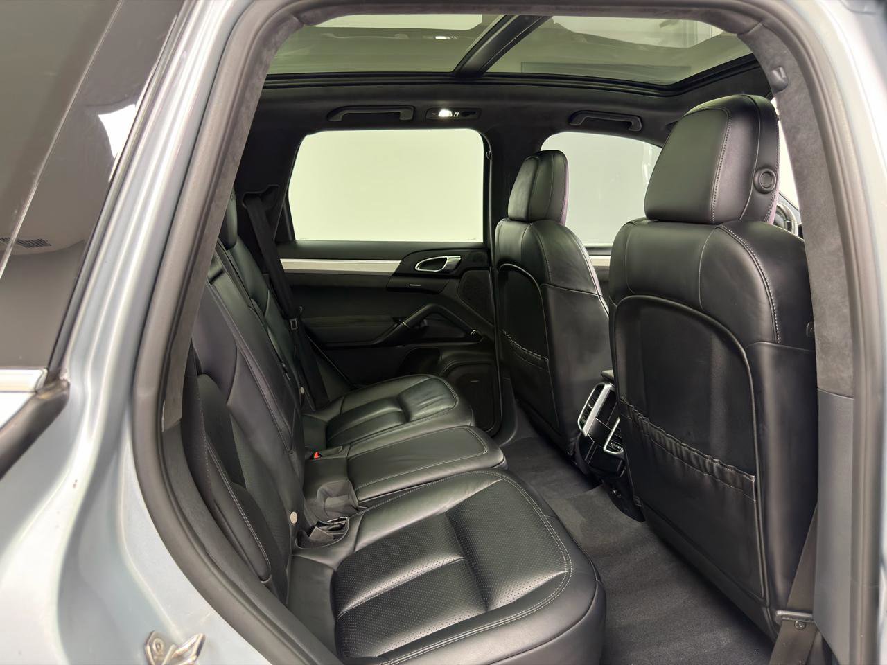 Used 2016 Porsche Cayenne GTS image 31