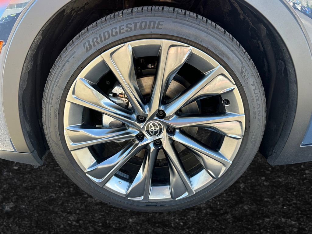 Used 2025 Toyota Crown Limited w/ Advanced Technology Package image 25