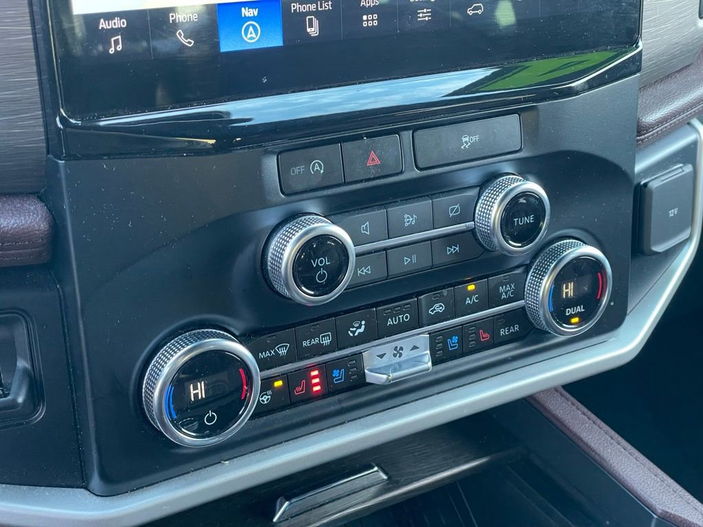 Used 2024 Ford Expedition Limited image 20