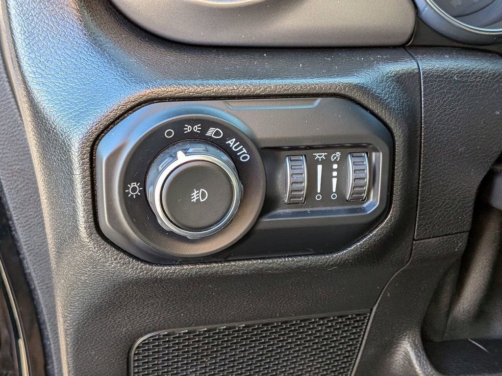 Used 2021 Jeep Wrangler Unlimited Willys image 13