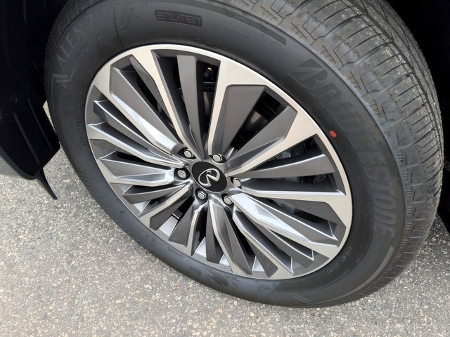 Certified 2026 INFINITI QX80 Luxe AWD/4WD image 8
