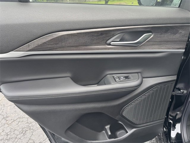 New 2025 Jeep Grand Cherokee Limited image 14