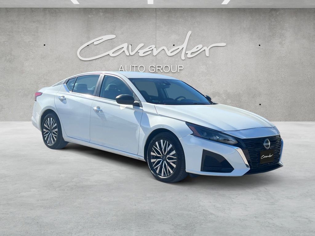 Certified 2025 Nissan Altima 2.5 SV image 2