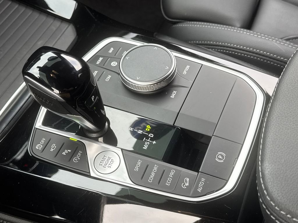 Used 2025 BMW X4 xDrive30i w/ Premium Package image 19