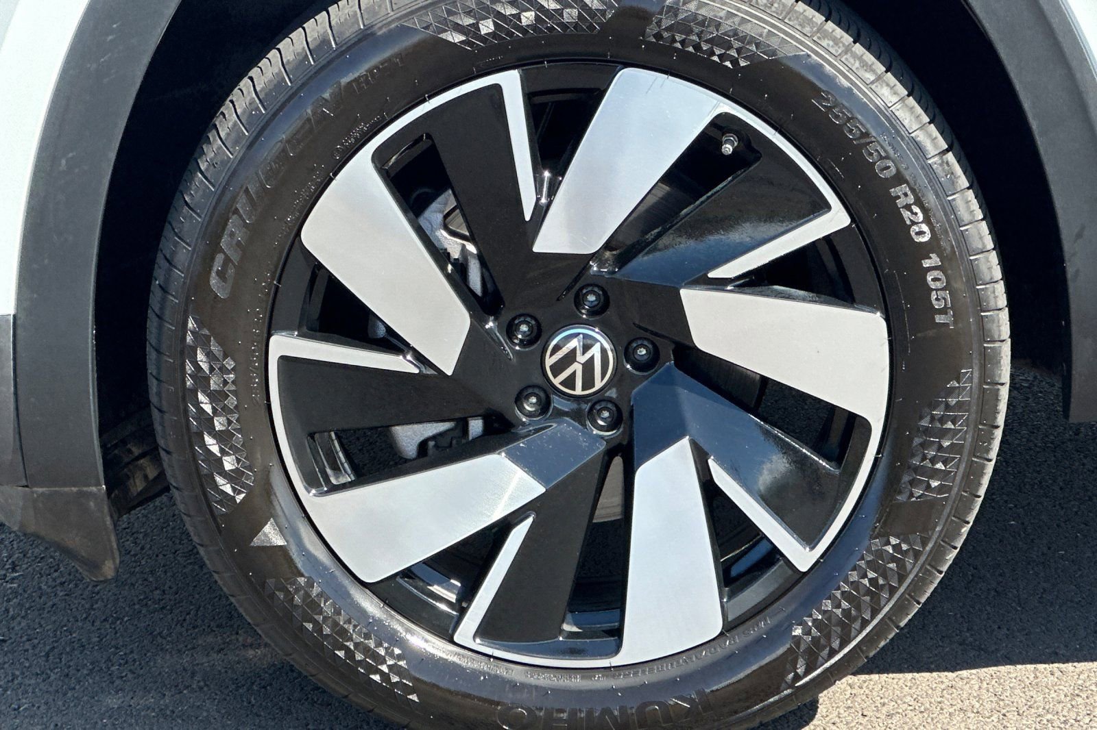 Used 2025 Volkswagen Atlas Cross Sport SE image 31