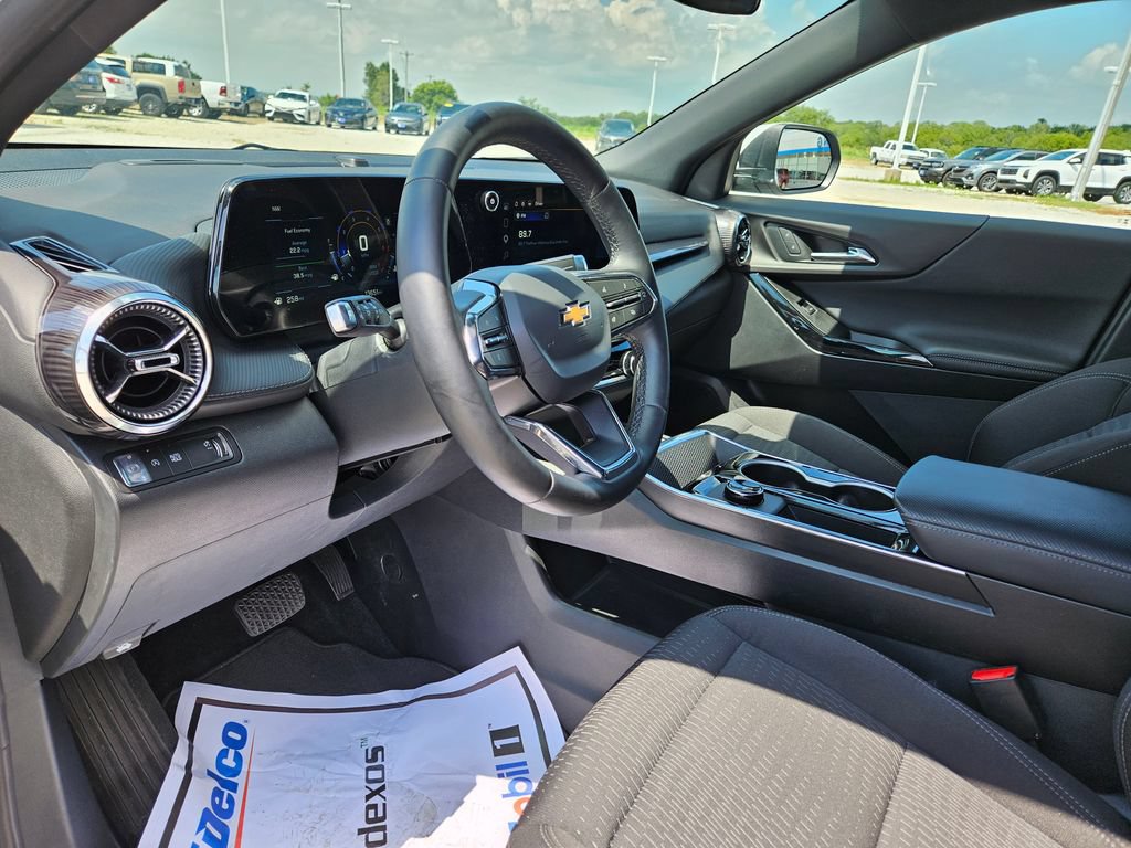 Used 2026 Chevrolet Equinox LT FWD image 22