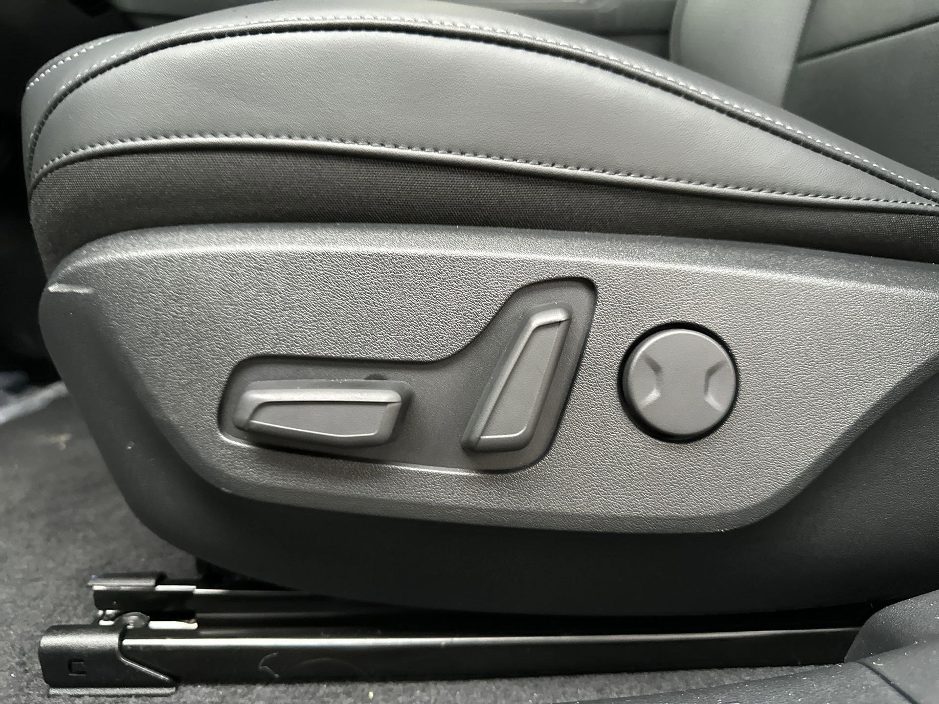 New 2025 Kia EV6 Wind image 16