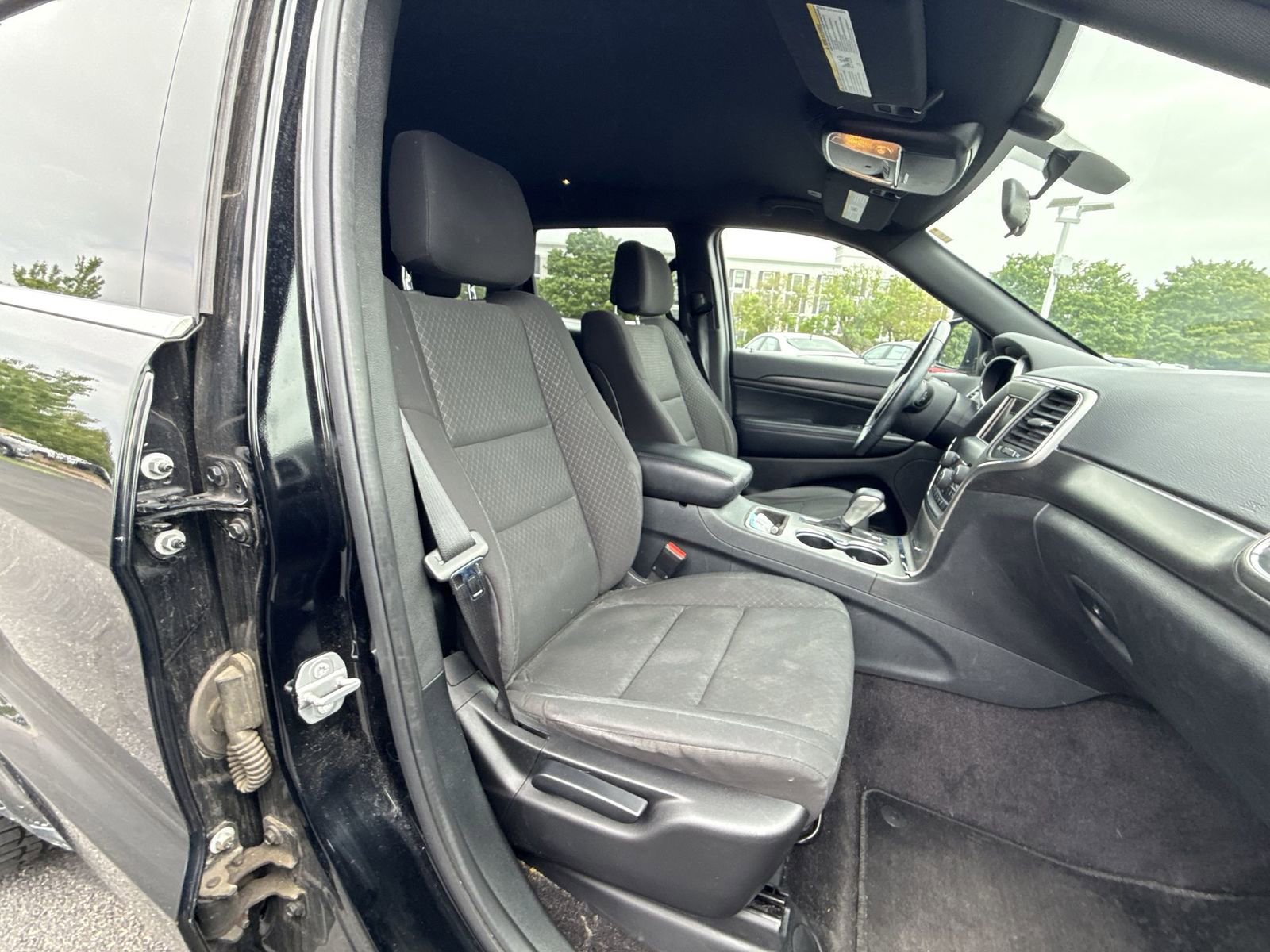 Used 2018 Jeep Grand Cherokee Laredo AWD/4WD image 22