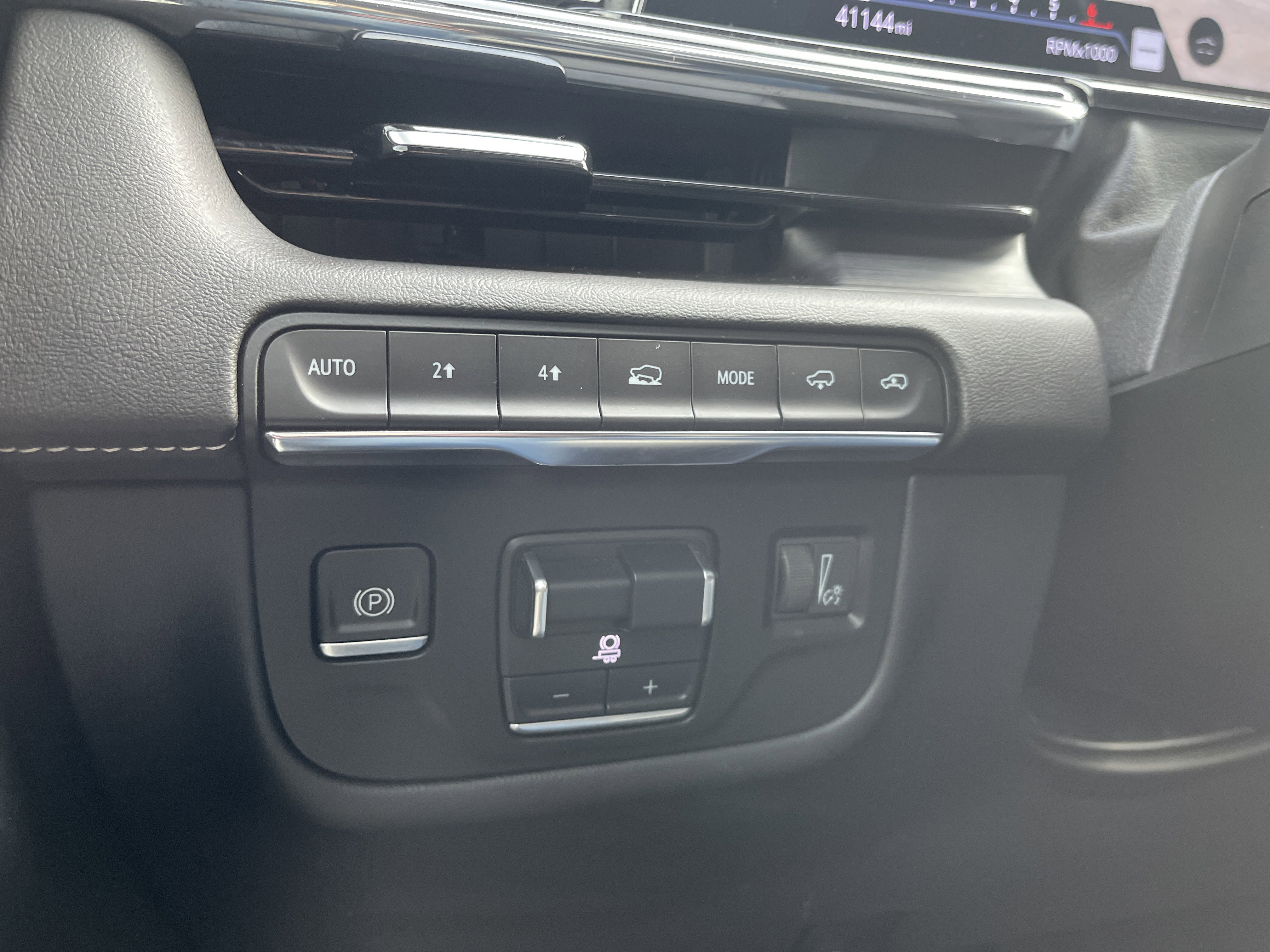 Used 2022 Cadillac Escalade Sport w/ Touring Package image 22